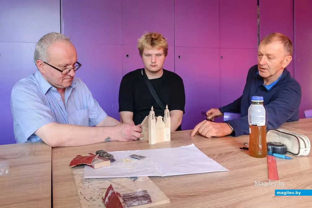 04.04.2026. Макет Бобруйской крепости создали в Центре туризма, краеведения и экскурсий детей и