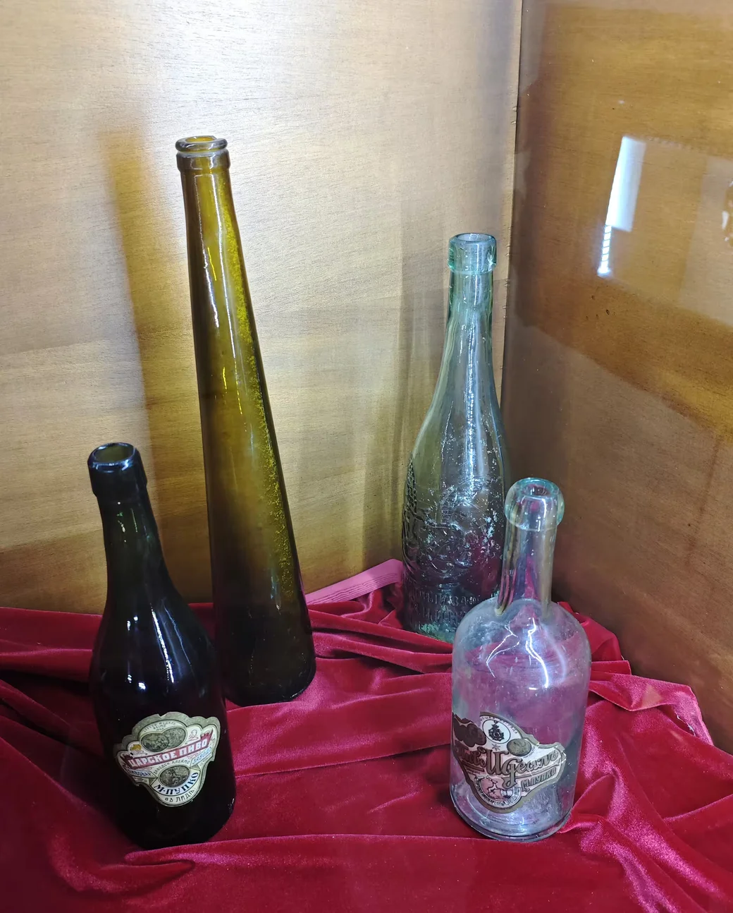 Бутылки с этикетками, в которые разливали пиво, сваренное на пивзаводе Леккерта в Могилеве.