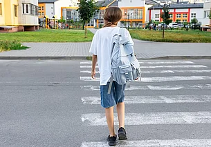 «Собираемся переезжать, а сын отказывается менять школу». Комментирует психолог