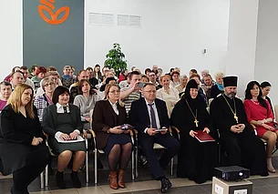 «Пасхальные радости»: праздничное мероприятие сотрудников банка и инвалидов в Бобруйске