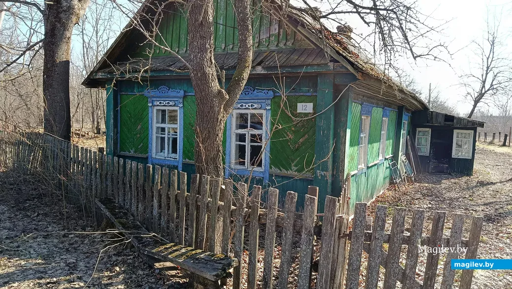   Сакавік 2026 г. Гэты дом набыў Дзмітрый у Касарычах і рамантуя яго.