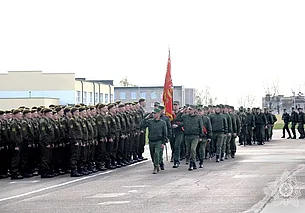 Лукашенко подписал указ о призыве на военную службу офицеров запаса