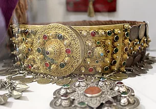 Золотое шитье, ковры, оружие: выставка дагестанского искусства в Могилеве. Фоторепортаж