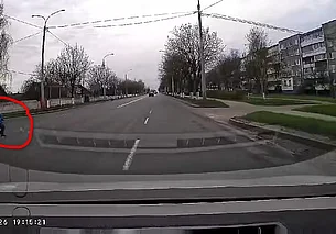 Бобруйчанин показал, что бывает, когда наперерез машине выбегает ребенок (видео)