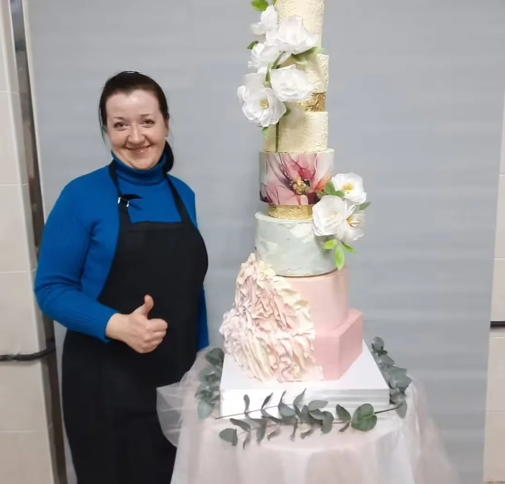  Елена Липатова на курсах «Сборка шоу-торта с нуля»,