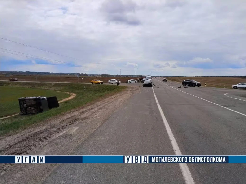 Могилевский район, 19 апреля 2026 года. ДТП на автодороге М-8 вблизи деревни Князевка. Фото: УВД