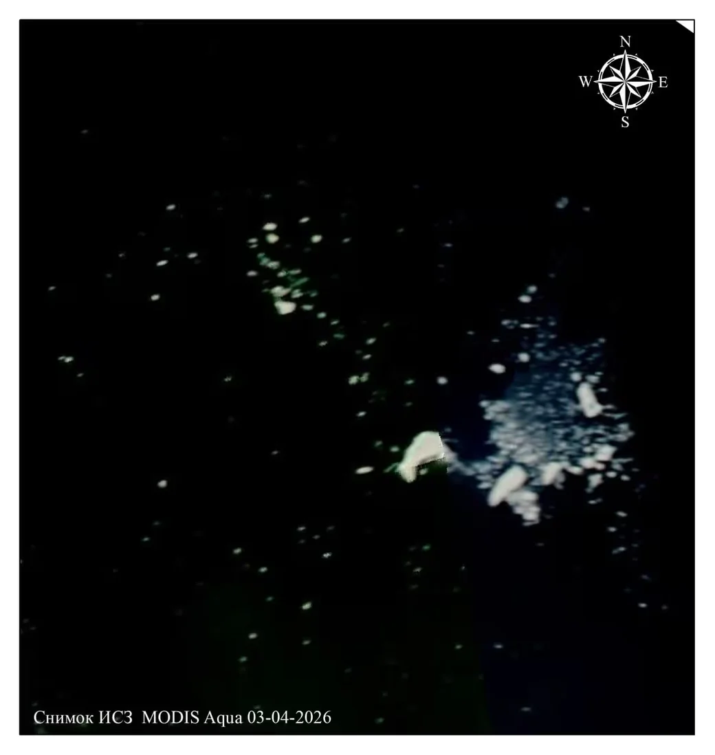 Крупнейший айсберг мира А23а распался на фрагменты после 40 лет дрейфа. Фото: ААНИИ. 