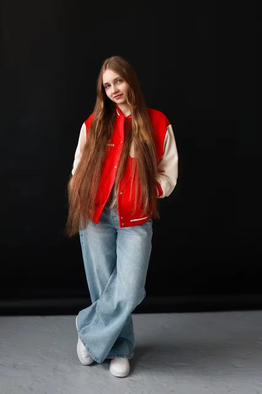 Младшая внучка именинницы, Василиса, учится в колледже искусств Бобруйска на театральном