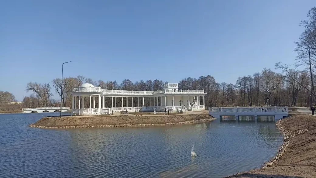 Апрель 2026 года. Дворцово-парковый комплекс в Жиличах Кировского района Могилевской области. 