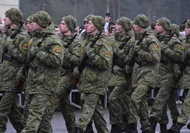 В Беларуси с 23 апреля начинается отправка призывников на срочную военную службу
