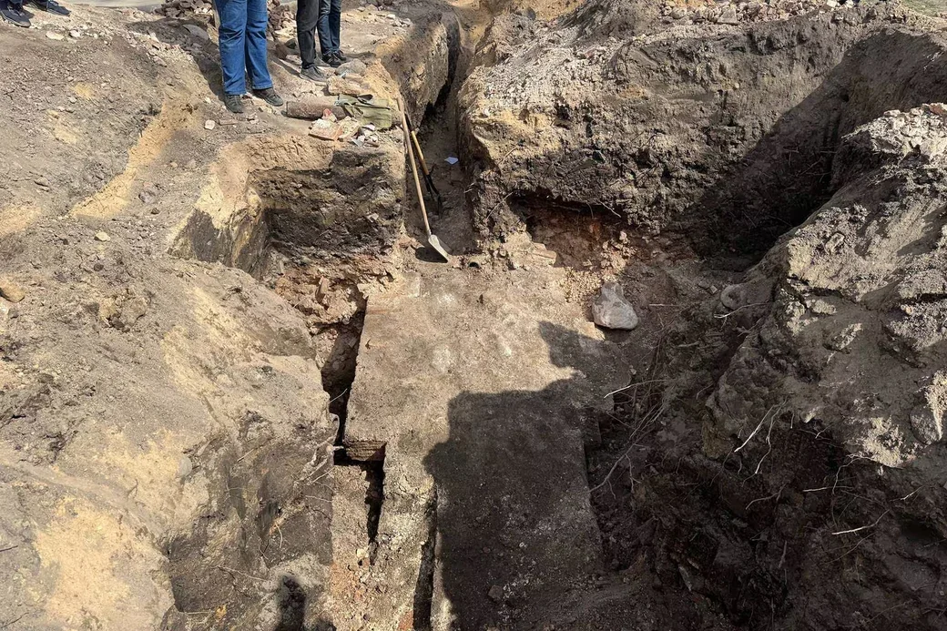 Остатки фундамента древнего храма и контуры стен церкви XII века в Гродно. Фото предоставлены