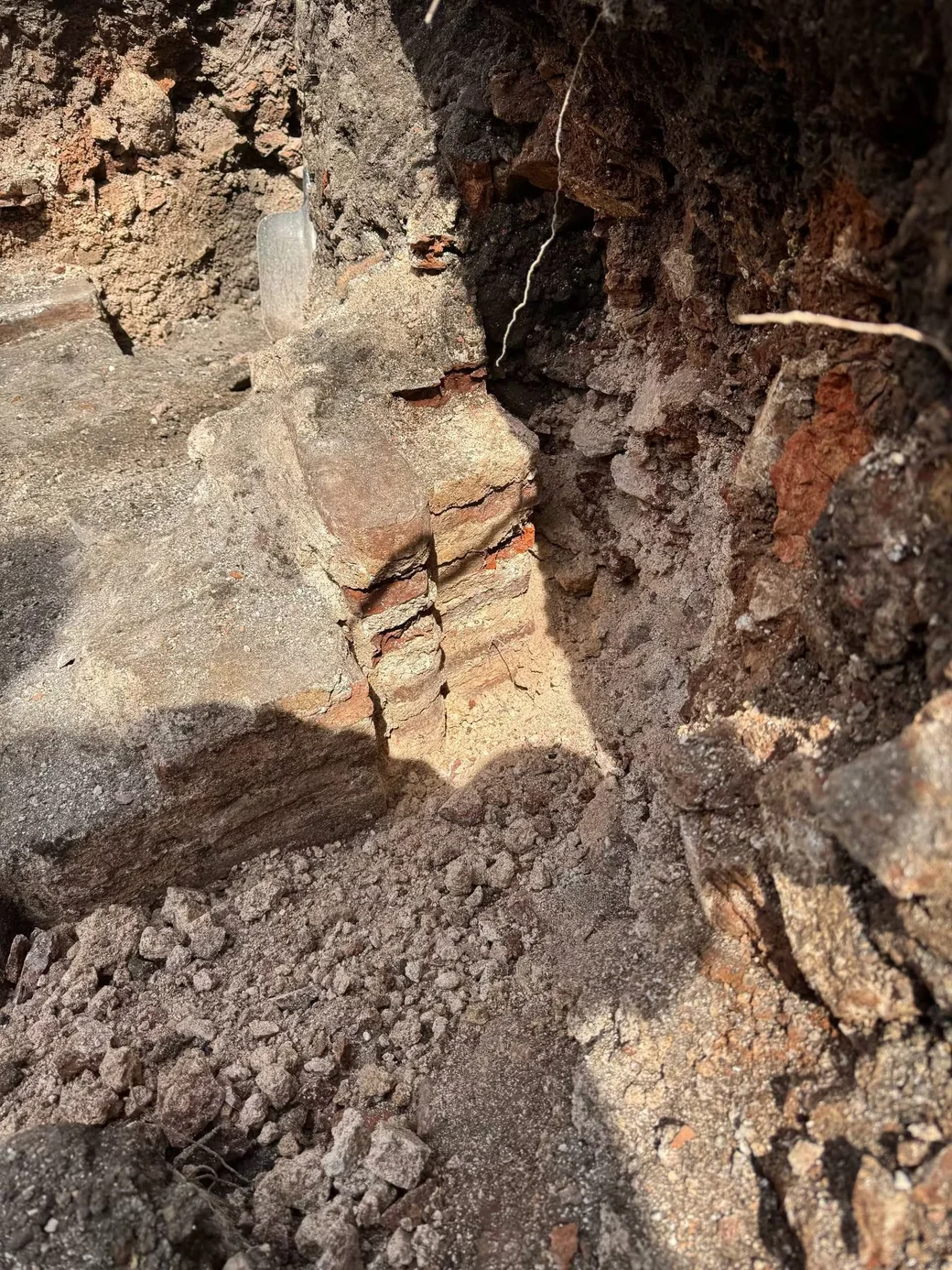 Остатки фундамента древнего храма и контуры стен церкви XII века в Гродно. Фото предоставлены