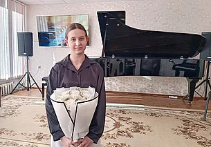 В музыке – с 4 лет. Побывали на сольном концерте юной пианистки из Глуска Софьи Кременецкой