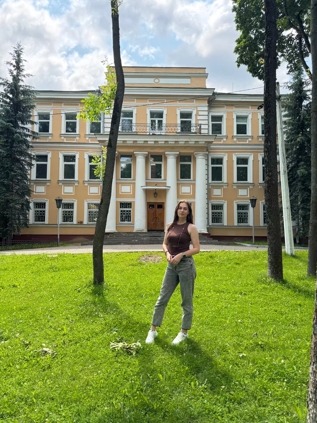 Алена Русецкая родилась 26 апреля 1986 года, в день аварии на ЧАЭС. 