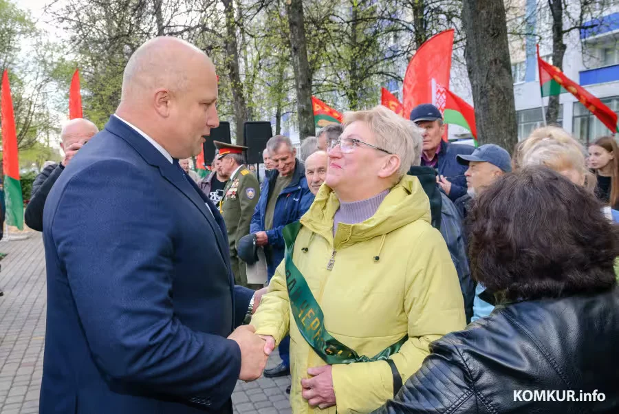 25.04.2026. 125, улица Урицкого, Бобруйск, Беларусь. Торжественное открытие памятного знака в память