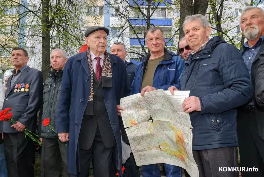 25.04.2026. 125, улица Урицкого, Бобруйск, Беларусь. Торжественное открытие памятного знака в память