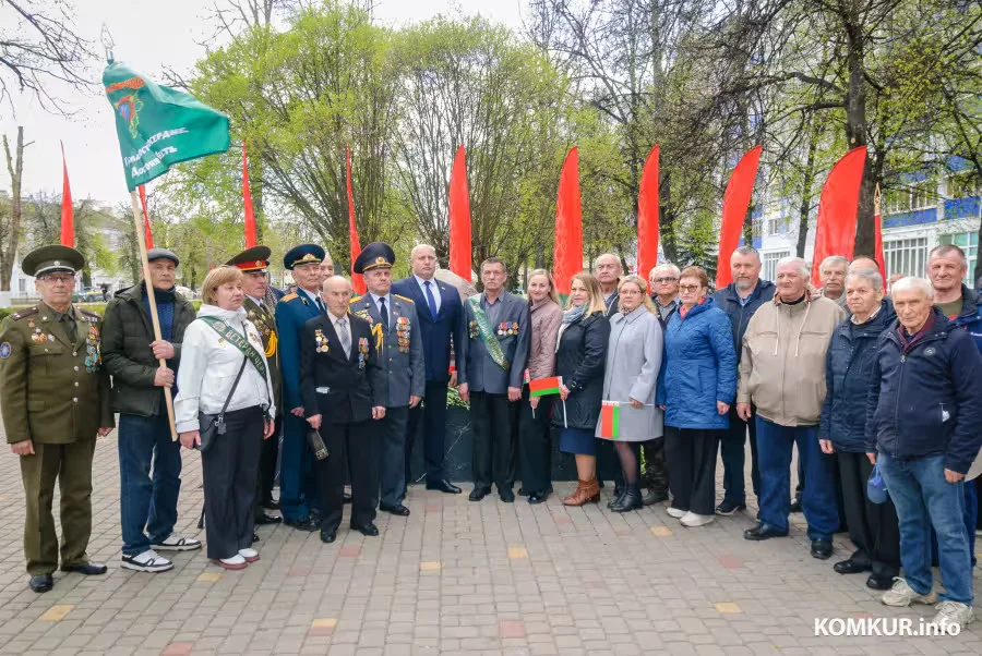 25.04.2026. 125, улица Урицкого, Бобруйск, Беларусь. Торжественное открытие памятного знака в память
