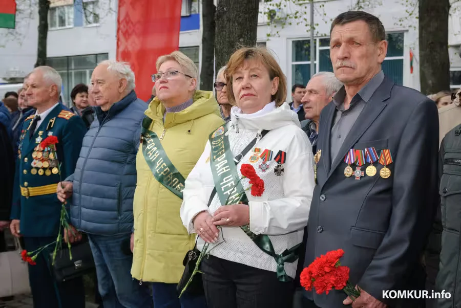 25.04.2026. 125, улица Урицкого, Бобруйск, Беларусь. Торжественное открытие памятного знака в память