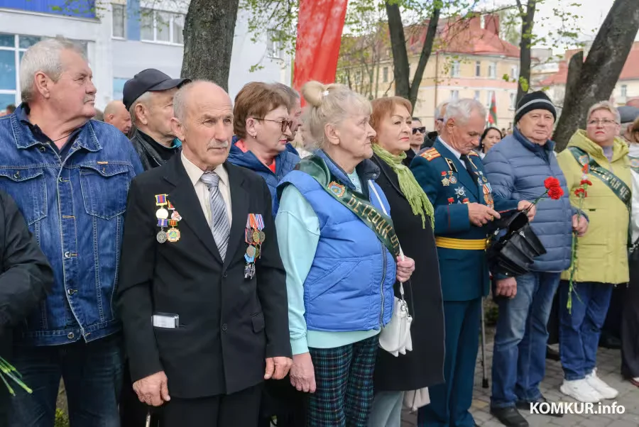 25.04.2026. 125, улица Урицкого, Бобруйск, Беларусь. Торжественное открытие памятного знака в память