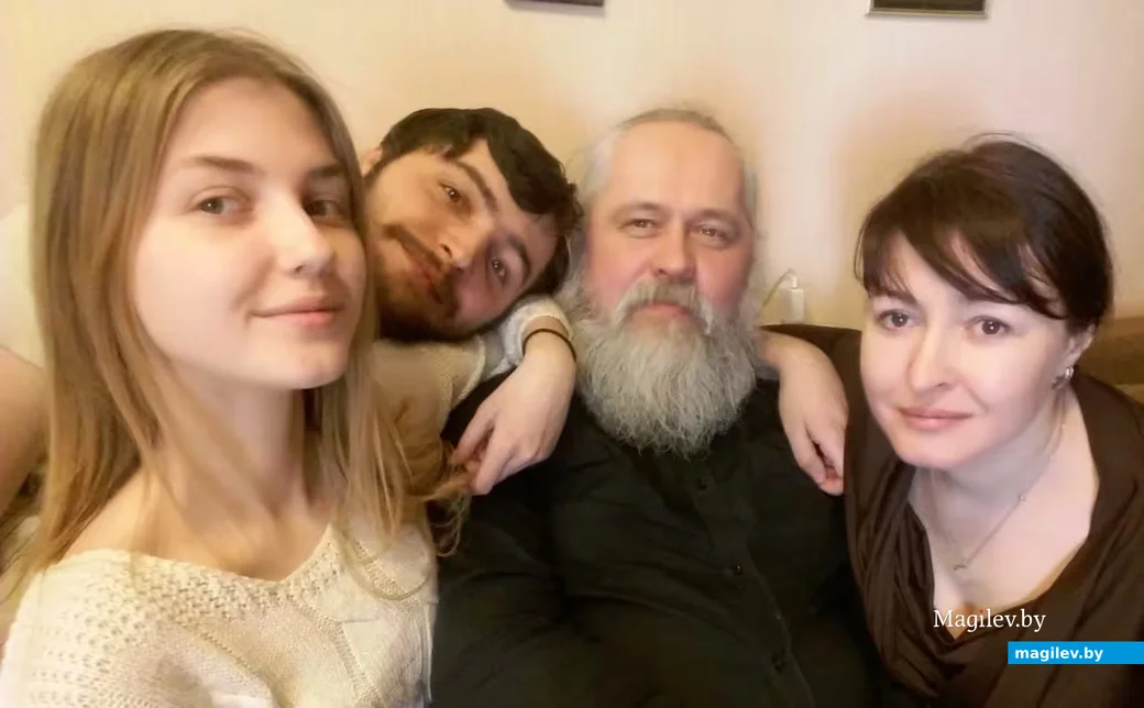 2015 г. Дмитрий Первий с семьей 