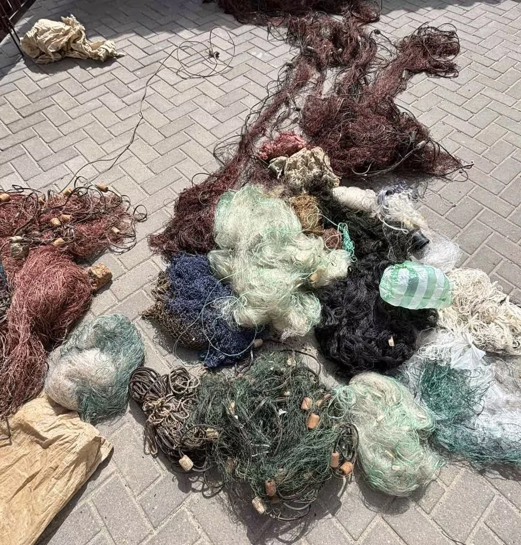 В ходе осмотра были обнаружены два жака, три нерета, одна топтуха и два мешка рыболовных сетей