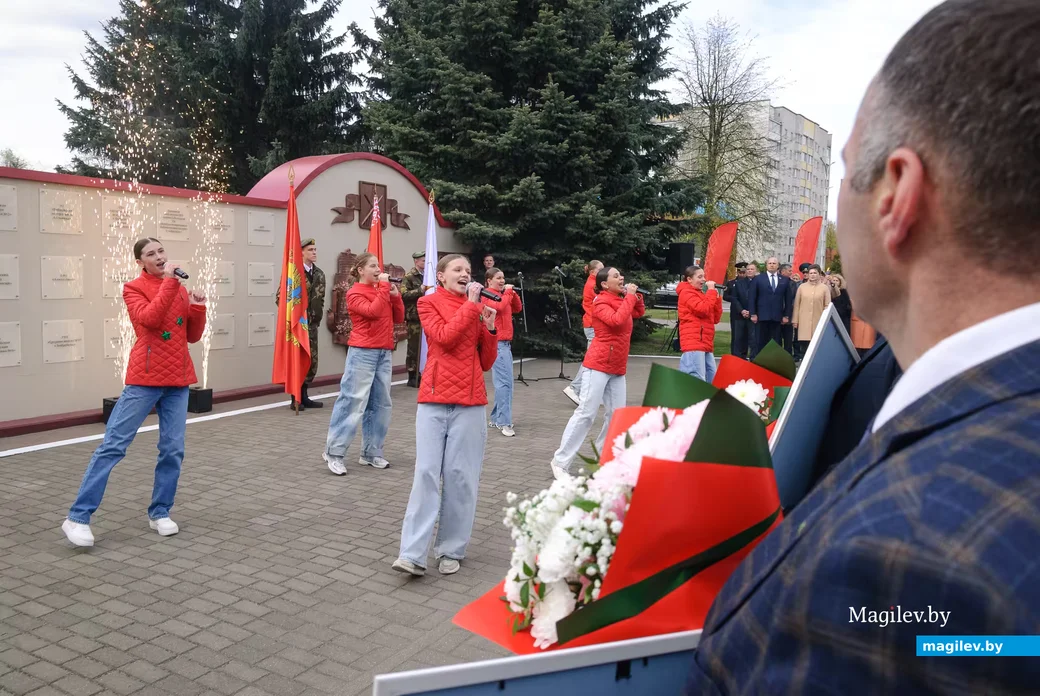 29.04.2026. Октябрьская улица. Торжественная церемония занесения лучших трудовых коллективов