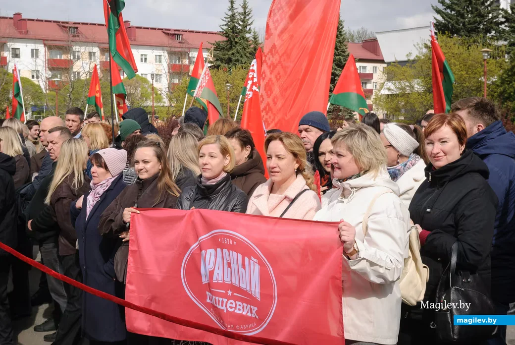 29.04.2026. Октябрьская улица. Торжественная церемония занесения лучших трудовых коллективов