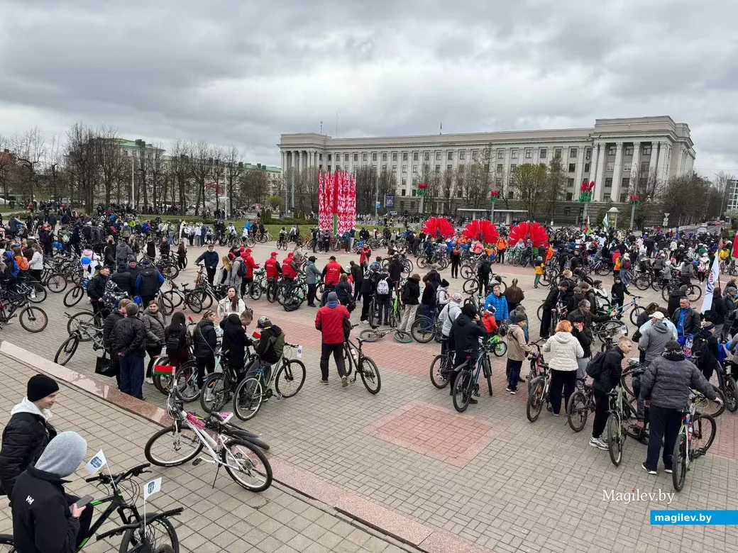  Могилев, 1 мая 2026 года.  Сотни велосипедистов открыли сезон масштабным велопробегом.