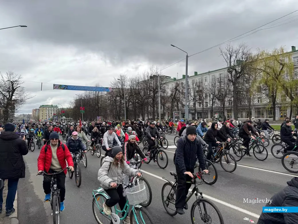  Могилев, 1 мая 2026 года.  Сотни велосипедистов открыли сезон масштабным велопробегом.