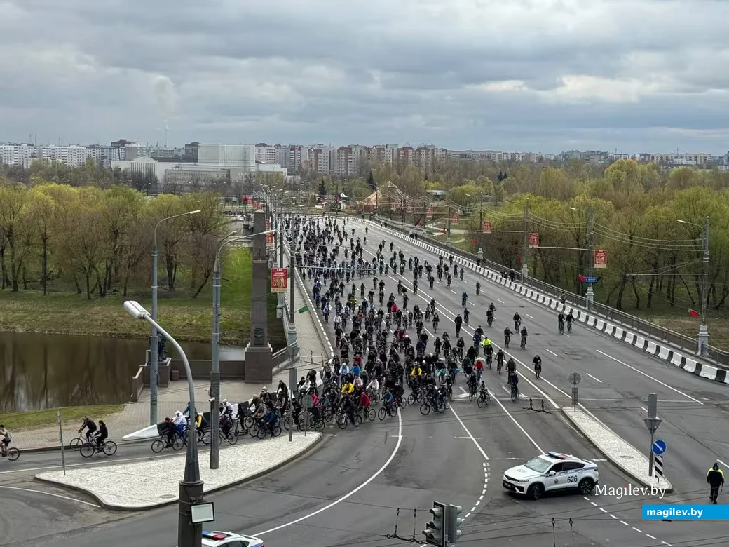  Могилев, 1 мая 2026 года.  Сотни велосипедистов открыли сезон масштабным велопробегом.