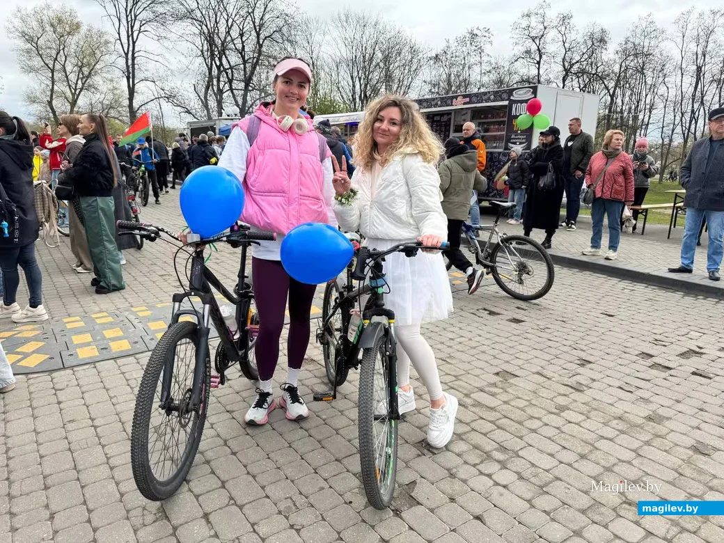 Могилев, 1 мая 2026 года.  Сотни велосипедистов открыли сезон масштабным велопробегом. 