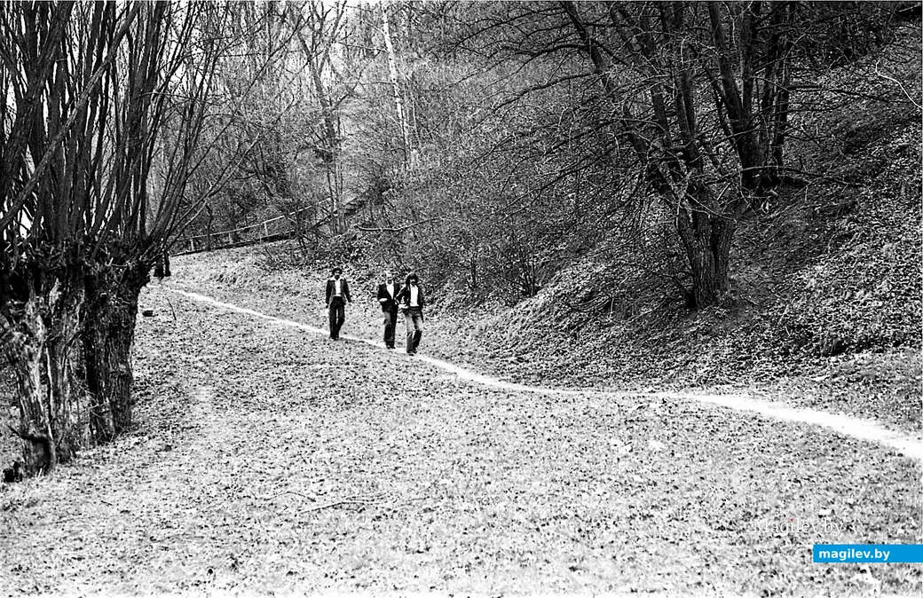  1979-й год, Могилев. На Дубровенке наши люди.