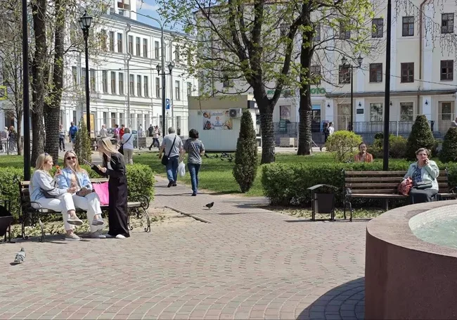 «Хлопцы крутятся вокруг, а про свадьбу и разговора нет...» Жизнь глазами могилевчан