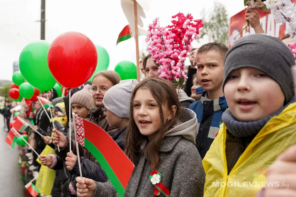 Могилев, 9 мая 2026 года. Шествие праздничной колонны. Фото: mogilevnews.by. 