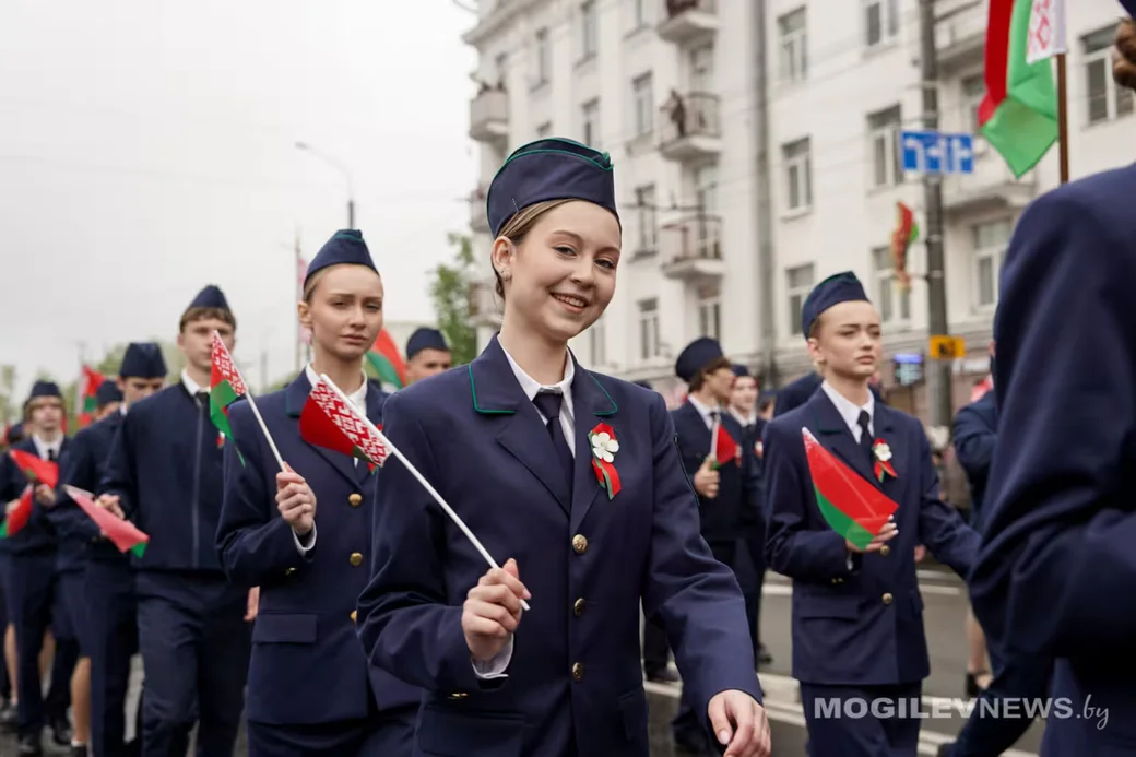Могилев, 9 мая 2026 года. Шествие праздничной колонны. Фото: mogilevnews.by. 