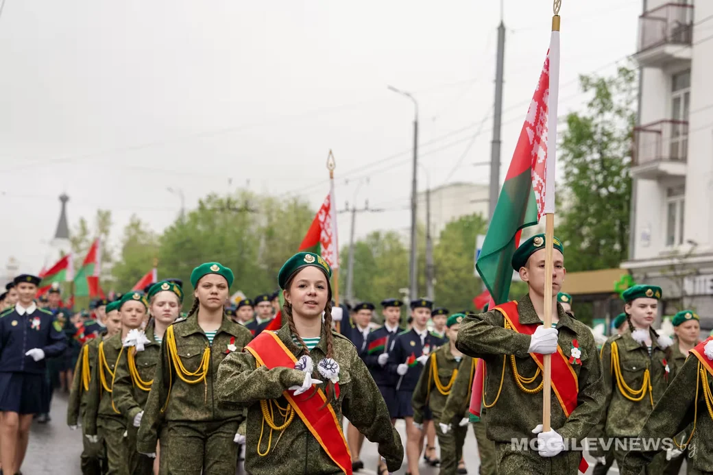 Могилев, 9 мая 2026 года. Шествие праздничной колонны. Фото: mogilevnews.by. 