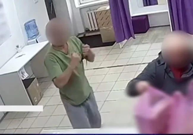 В Могилеве пьяный мужчина угрожал ножом сотруднице пункта выдачи маркетплейса