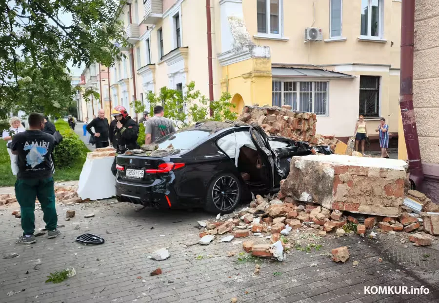 17.05.2026. Бобруйск. Улица Минская, последствия аварии BMW и VW Polo. 