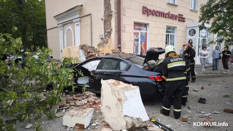 17.05.2026. Бобруйск. Улица Минская, последствия аварии BMW и VW Polo. 