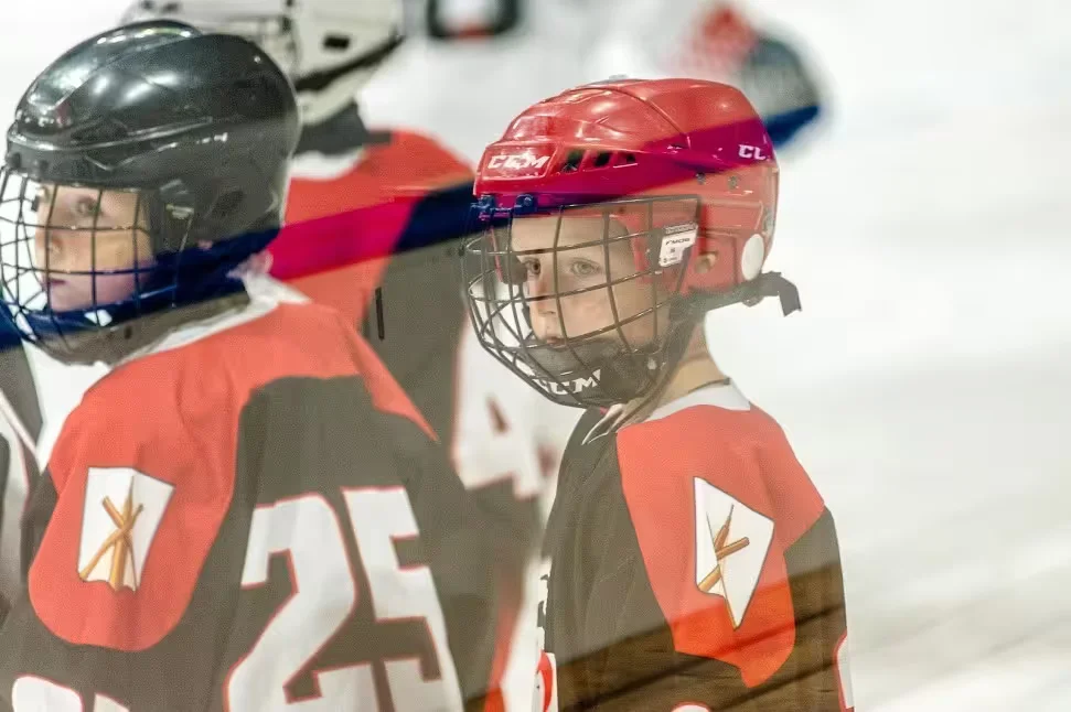 Воспитанники ДЮСШ по хоккею с шайбой «Бобруйск-Арена». Фото: hockey.by. 