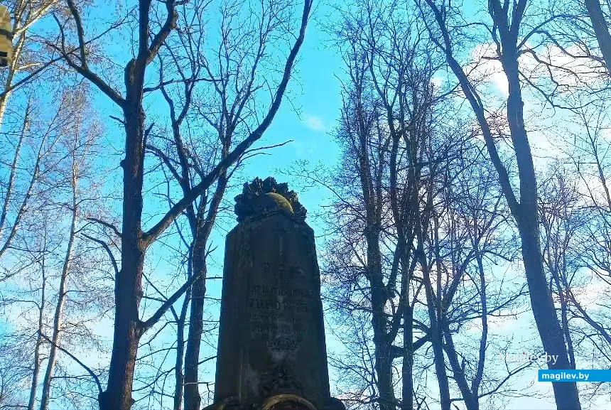   Отсюда  –  и в вечность.
