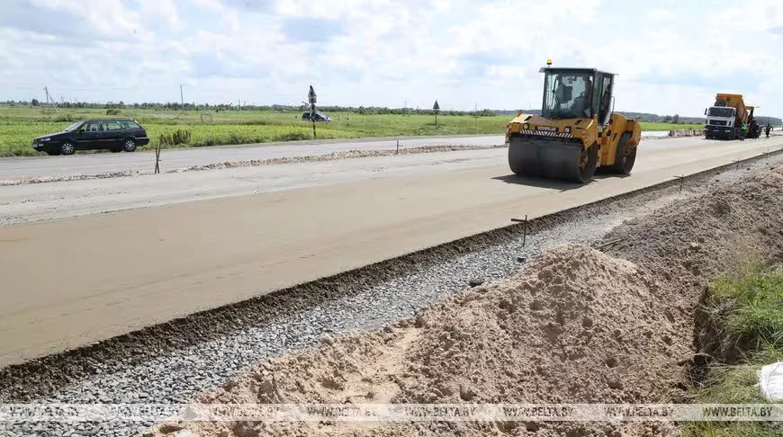  К реконструкции части автодороги М10 приступили в 2025 году. Фото: БЕЛТА.