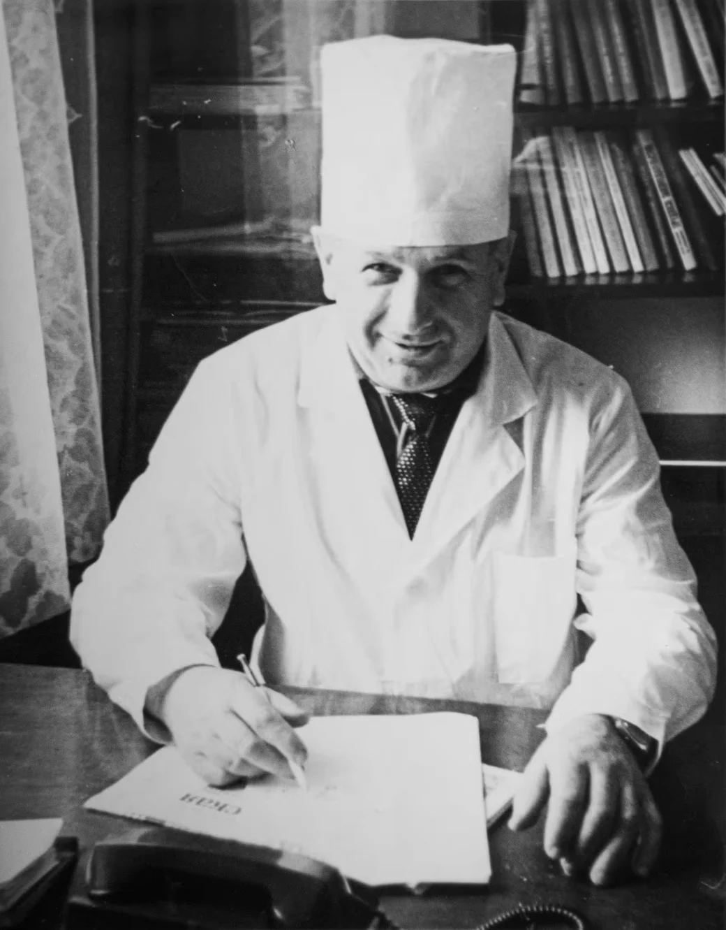 Модест Вульфович Сиротин. заведующий производством столовой №11 «Теремок». 1975 год.