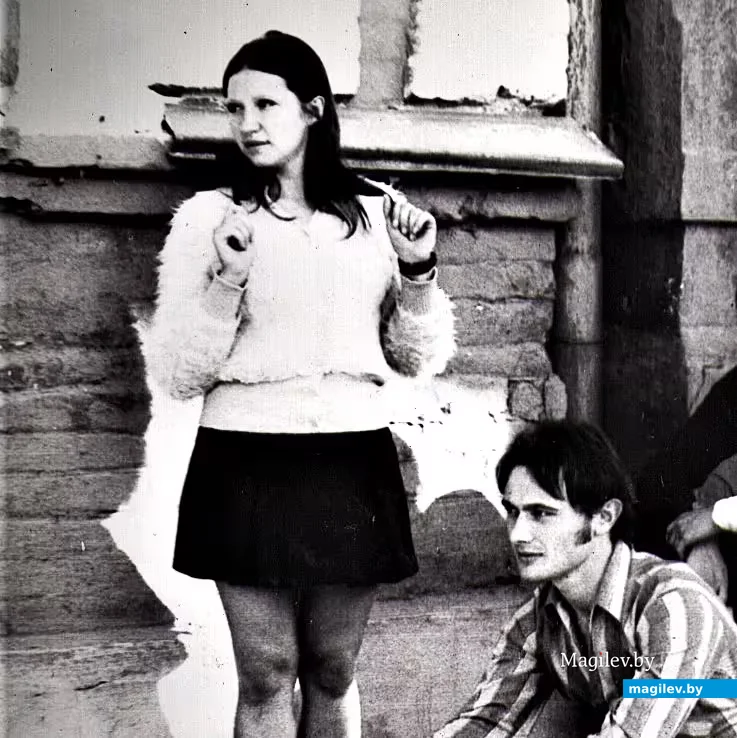  1970-е годы, Могилев. У драмтеатра.