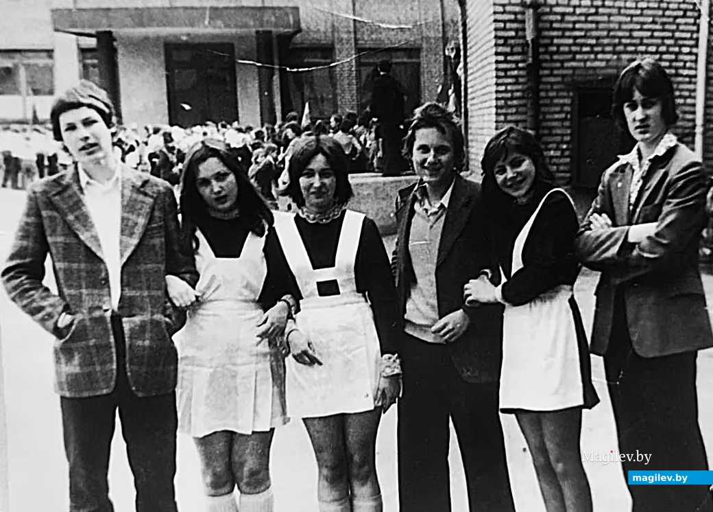  1970-е годы, Могилев. Последний звонок в одной из городских школ.
