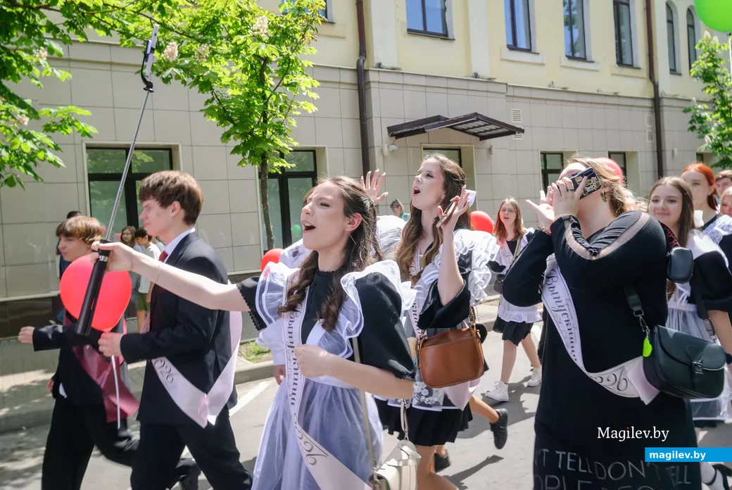 23.05.2026. Площадь Победы. Торжественная линейка и последний звонок для выпускников школ 2026 года