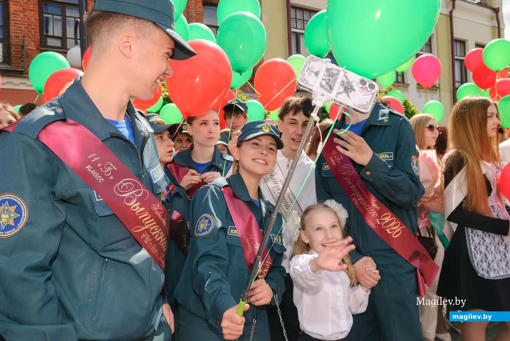 23.05.2026. Площадь Победы. Торжественная линейка и последний звонок для выпускников школ 2026 года