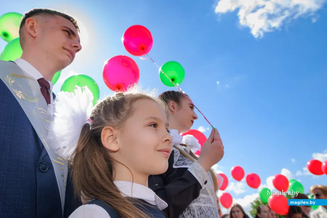 23.05.2026. Площадь Победы. Торжественная линейка и последний звонок для выпускников школ 2026 года