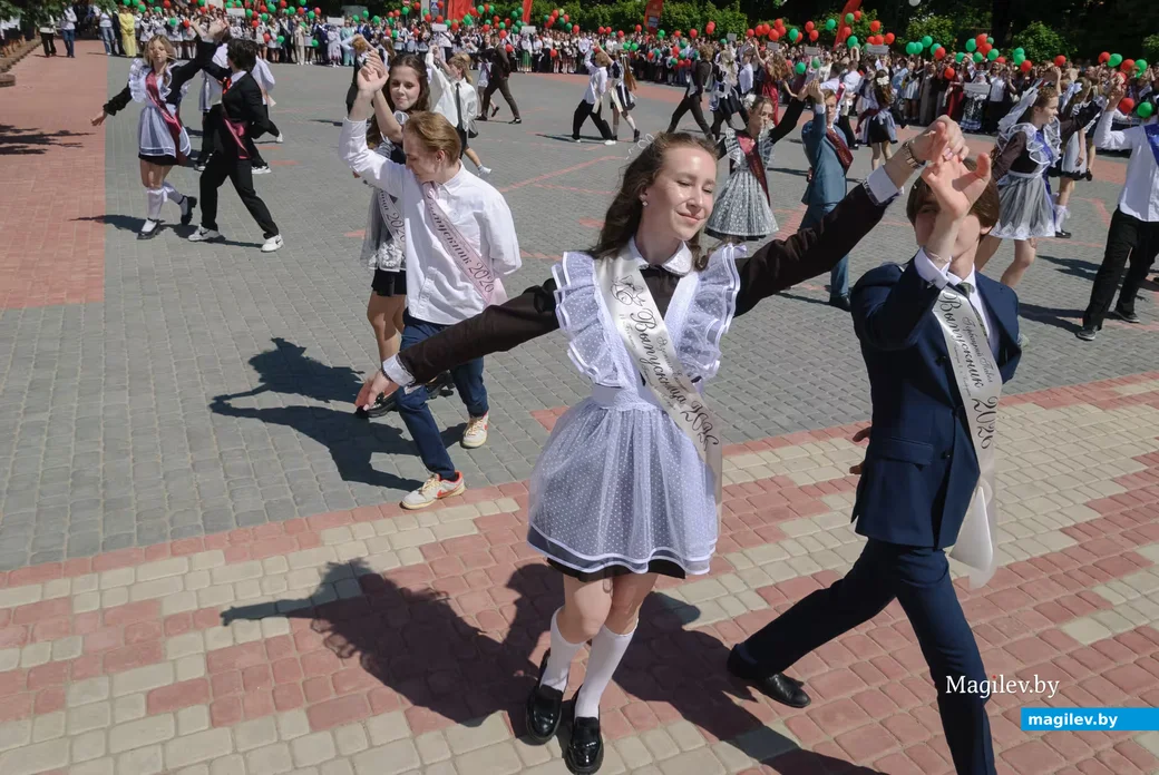 23.05.2026. Площадь Победы. Торжественная линейка и последний звонок для выпускников школ 2026 года