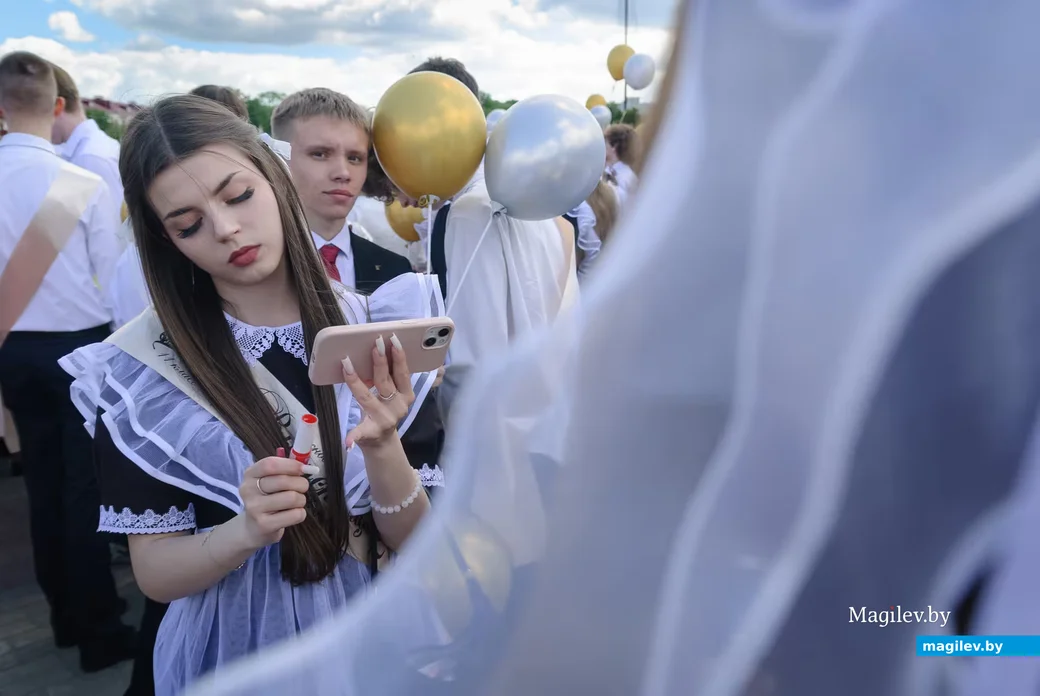 23.05.2026. Площадь им. В.И.Ленина. Шествие выпускников школ 2026 года на площадь имени В.И.Ленина и